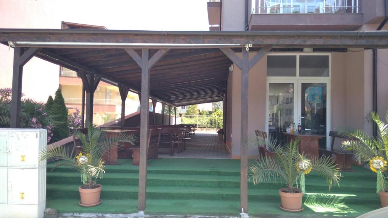 Guest Rooms Venera Primorsko Esterno foto