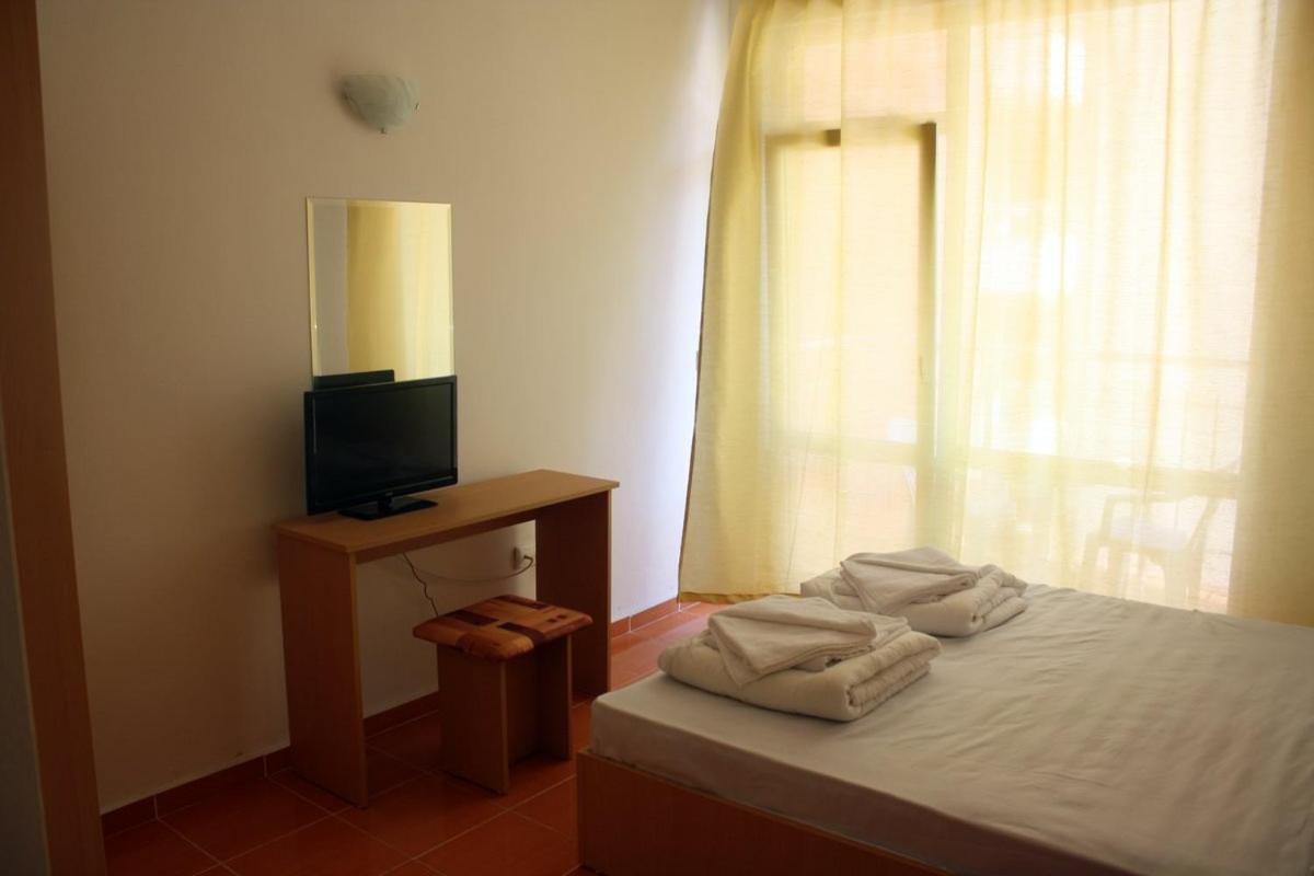 Guest Rooms Venera Primorsko Esterno foto